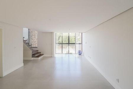 Casa à venda com 170m², 3 quartos e 2 vagasSala