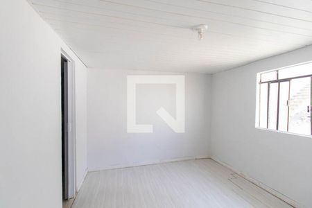 Quarto  de kitnet/studio para alugar com 1 quarto, 30m² em Novo Mundo, Curitiba