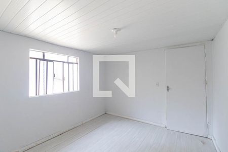 Quarto  de kitnet/studio para alugar com 1 quarto, 30m² em Novo Mundo, Curitiba