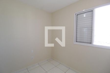 Quarto 1 de apartamento para alugar com 2 quartos, 50m² em Santa Mônica, Uberlândia