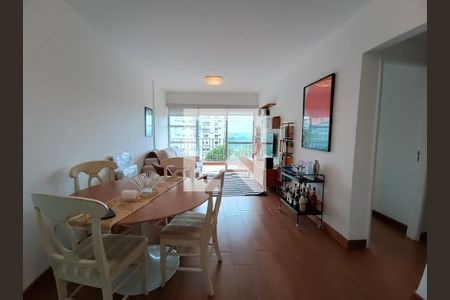 Sala de apartamento para alugar com 2 quartos, 70m² em Barra da Tijuca, Rio de Janeiro