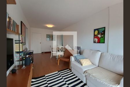 Sala de apartamento para alugar com 2 quartos, 70m² em Barra da Tijuca, Rio de Janeiro