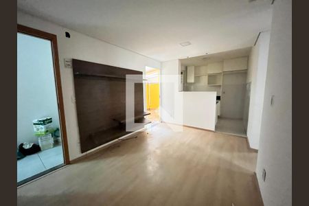 Sala de apartamento para alugar com 2 quartos, 72m² em Parque Santa Rosa, Suzano