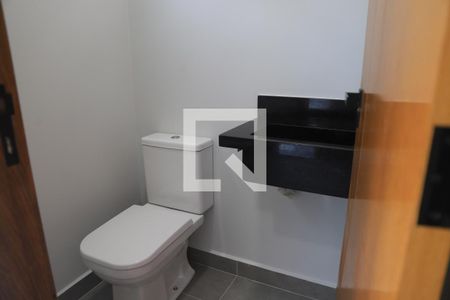 Lavabo de casa à venda com 3 quartos, 130m² em Mirandópolis, São Paulo