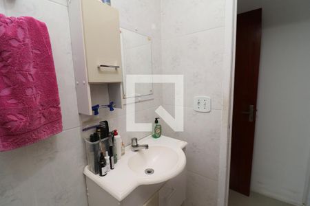 Banheiro de apartamento à venda com 1 quarto, 37m² em Cocotá, Rio de Janeiro