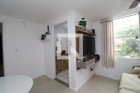 Sala de apartamento para alugar com 1 quarto, 37m² em Cocotá, Rio de Janeiro