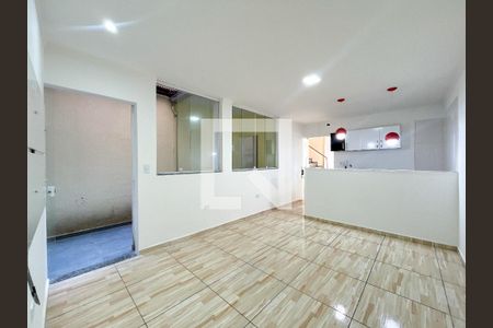 Sala de casa para alugar com 1 quarto, 75m² em Jardim Regina, São Paulo