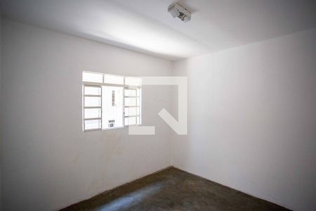 Quarto de casa para alugar com 1 quarto, 60m² em Taboão, Diadema