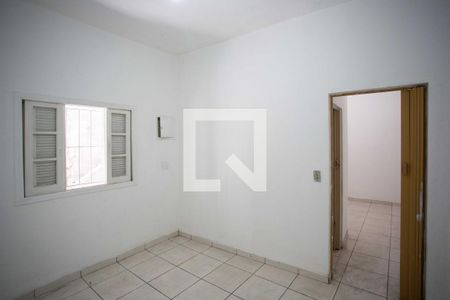 Quarto de casa para alugar com 1 quarto, 50m² em Taboão, Diadema