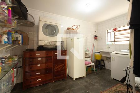 Casa para alugar com 300m², 4 quartos e 6 vagas Casa para alugar com 300m², 4 quartos e 6 vagasÁrea de Serviço