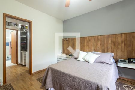 Casa para alugar com 300m², 4 quartos e 6 vagas Casa para alugar com 300m², 4 quartos e 6 vagasQuarto 1 - Suíte