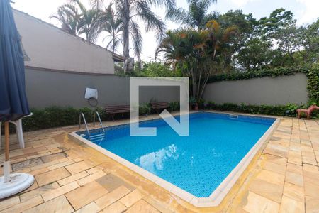 Casa para alugar com 300m², 4 quartos e 6 vagas Casa para alugar com 300m², 4 quartos e 6 vagasPiscina
