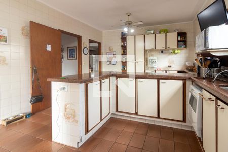 Casa para alugar com 300m², 4 quartos e 6 vagas Casa para alugar com 300m², 4 quartos e 6 vagasCozinha