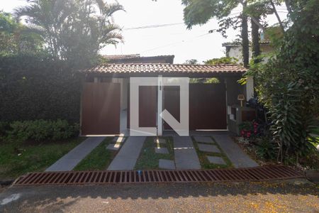 Casa para alugar com 300m², 4 quartos e 6 vagas Casa para alugar com 300m², 4 quartos e 6 vagasFachada