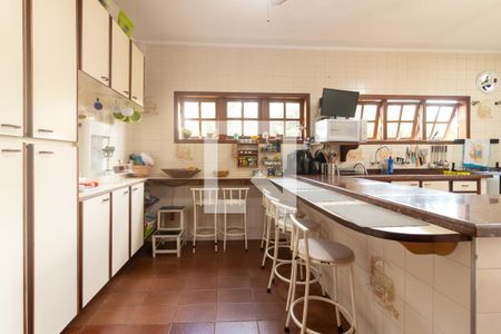 Casa para alugar com 300m², 4 quartos e 6 vagas Casa para alugar com 300m², 4 quartos e 6 vagasCozinha