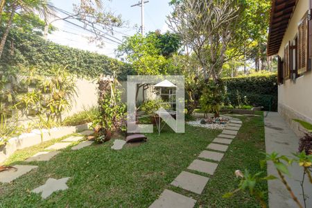 Casa para alugar com 300m², 4 quartos e 6 vagas Casa para alugar com 300m², 4 quartos e 6 vagasQuintal