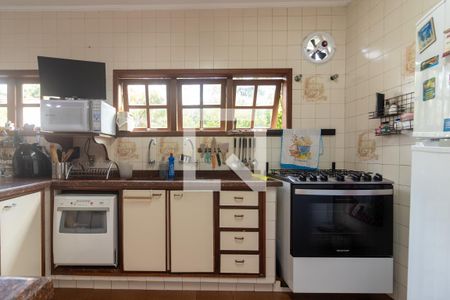 Casa para alugar com 300m², 4 quartos e 6 vagas Casa para alugar com 300m², 4 quartos e 6 vagasCozinha