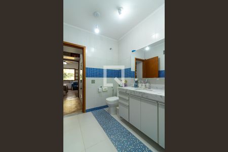 Casa para alugar com 300m², 4 quartos e 6 vagas Casa para alugar com 300m², 4 quartos e 6 vagasBanheiro da Suíte