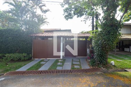 Casa para alugar com 300m², 4 quartos e 6 vagas Casa para alugar com 300m², 4 quartos e 6 vagasFachada