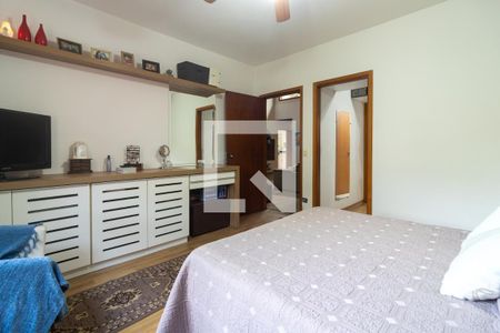 Casa para alugar com 300m², 4 quartos e 6 vagas Casa para alugar com 300m², 4 quartos e 6 vagasQuarto 1 - Suíte