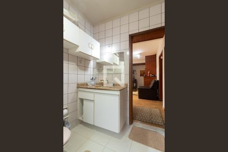 Casa para alugar com 300m², 4 quartos e 6 vagas Casa para alugar com 300m², 4 quartos e 6 vagasBanheiro Corredor