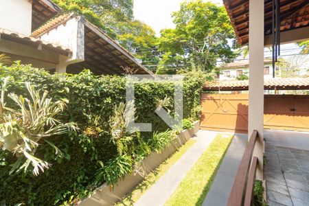 Casa para alugar com 300m², 4 quartos e 6 vagas Casa para alugar com 300m², 4 quartos e 6 vagasQuintal