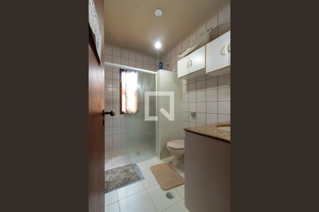 Casa para alugar com 300m², 4 quartos e 6 vagas Casa para alugar com 300m², 4 quartos e 6 vagasBanheiro Corredor