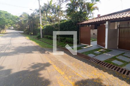 Casa para alugar com 300m², 4 quartos e 6 vagas Casa para alugar com 300m², 4 quartos e 6 vagasFachada
