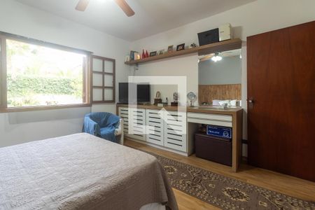 Casa para alugar com 300m², 4 quartos e 6 vagas Casa para alugar com 300m², 4 quartos e 6 vagasQuarto 1 - Suíte