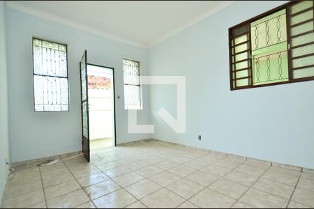 Sala de casa para alugar com 3 quartos, 200m² em Santa Efigênia, Belo Horizonte