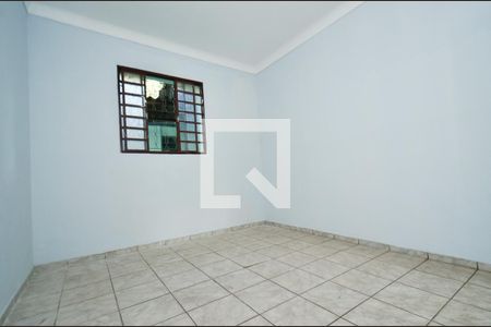 Quarto1 de casa à venda com 3 quartos, 200m² em Santa Efigênia, Belo Horizonte