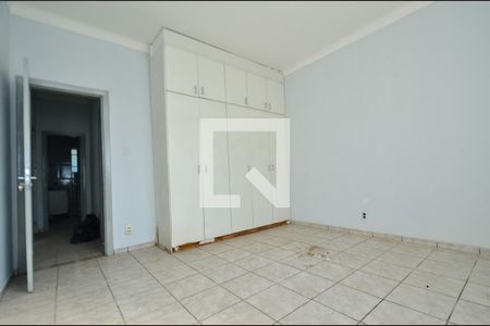 Quarto2 de casa à venda com 3 quartos, 200m² em Santa Efigênia, Belo Horizonte