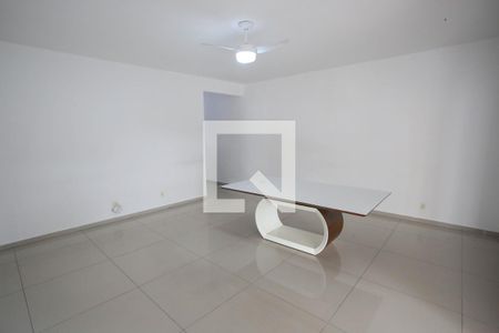 Sala de apartamento para alugar com 3 quartos, 120m² em Tanque, Rio de Janeiro