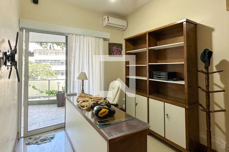 Quarto 01 de apartamento para alugar com 3 quartos, 134m² em Copacabana, Rio de Janeiro