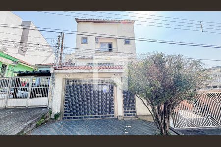 Casa à venda com 269m², 4 quartos e 4 vagas Casa à venda com 269m², 4 quartos e 4 vagasFachada