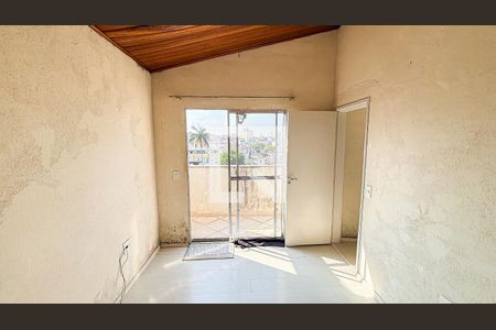 Casa à venda com 269m², 4 quartos e 4 vagas Casa à venda com 269m², 4 quartos e 4 vagasQuarto