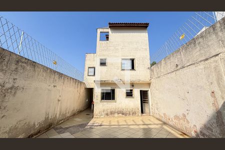 Casa à venda com 269m², 4 quartos e 4 vagas Casa à venda com 269m², 4 quartos e 4 vagasQuintal