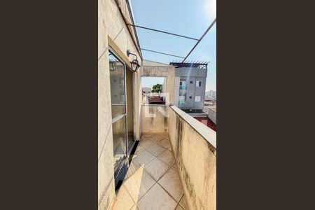 Casa à venda com 269m², 4 quartos e 4 vagas Casa à venda com 269m², 4 quartos e 4 vagasQuarto Varanda