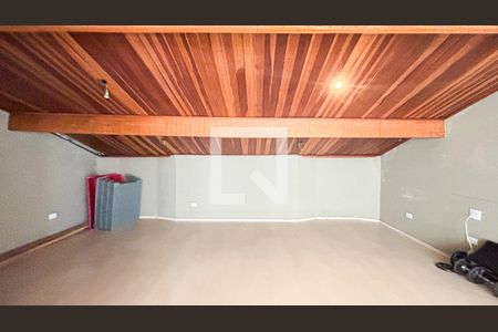 Casa à venda com 269m², 4 quartos e 4 vagas Casa à venda com 269m², 4 quartos e 4 vagasSotao