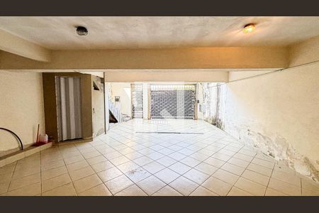 Casa à venda com 269m², 4 quartos e 4 vagas Casa à venda com 269m², 4 quartos e 4 vagasGaragem