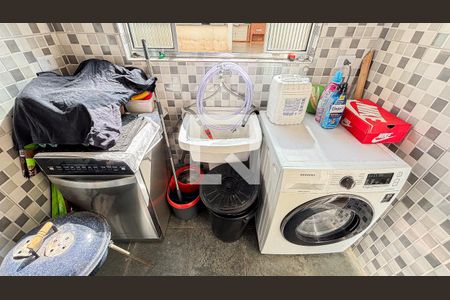 Casa à venda com 269m², 4 quartos e 4 vagas Casa à venda com 269m², 4 quartos e 4 vagasÁrea de Serviço