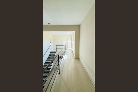 Casa à venda com 269m², 4 quartos e 4 vagas Casa à venda com 269m², 4 quartos e 4 vagasSotao