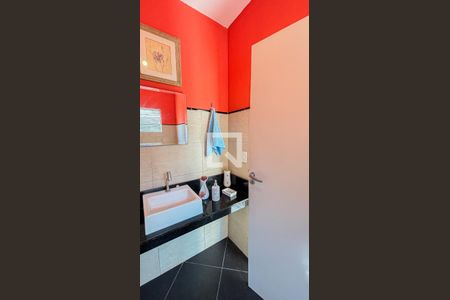 Casa à venda com 269m², 4 quartos e 4 vagas Casa à venda com 269m², 4 quartos e 4 vagasLavabo