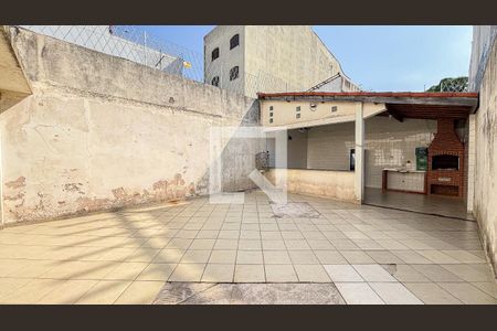 Casa à venda com 269m², 4 quartos e 4 vagas Casa à venda com 269m², 4 quartos e 4 vagasQuintal