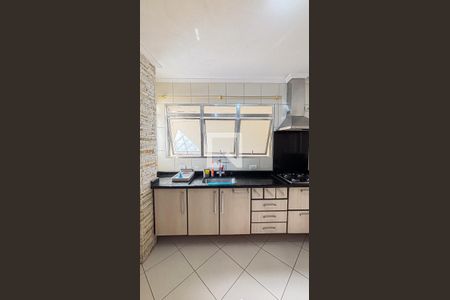 Casa à venda com 269m², 4 quartos e 4 vagas Casa à venda com 269m², 4 quartos e 4 vagasCozinha