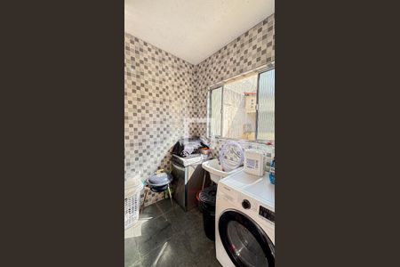 Casa à venda com 269m², 4 quartos e 4 vagas Casa à venda com 269m², 4 quartos e 4 vagasÁrea de Serviço