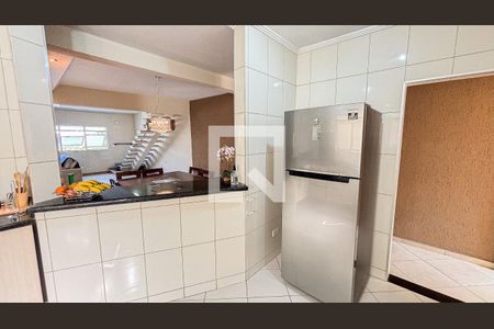 Casa à venda com 269m², 4 quartos e 4 vagas Casa à venda com 269m², 4 quartos e 4 vagasCozinha