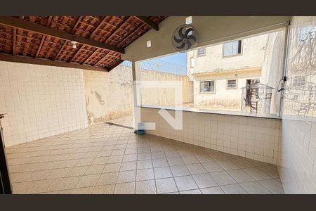 Casa à venda com 269m², 4 quartos e 4 vagas Casa à venda com 269m², 4 quartos e 4 vagasQuintal - Churrasqueira