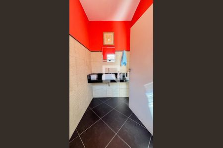 Casa à venda com 269m², 4 quartos e 4 vagas Casa à venda com 269m², 4 quartos e 4 vagasLavabo