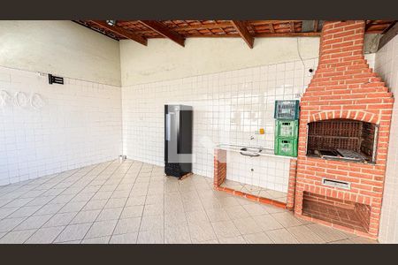 Casa à venda com 269m², 4 quartos e 4 vagas Casa à venda com 269m², 4 quartos e 4 vagasQuintal - Churrasqueira